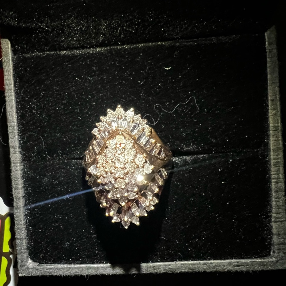 Vintage 10k diamond cocktail ring - Picture 2 of 12
